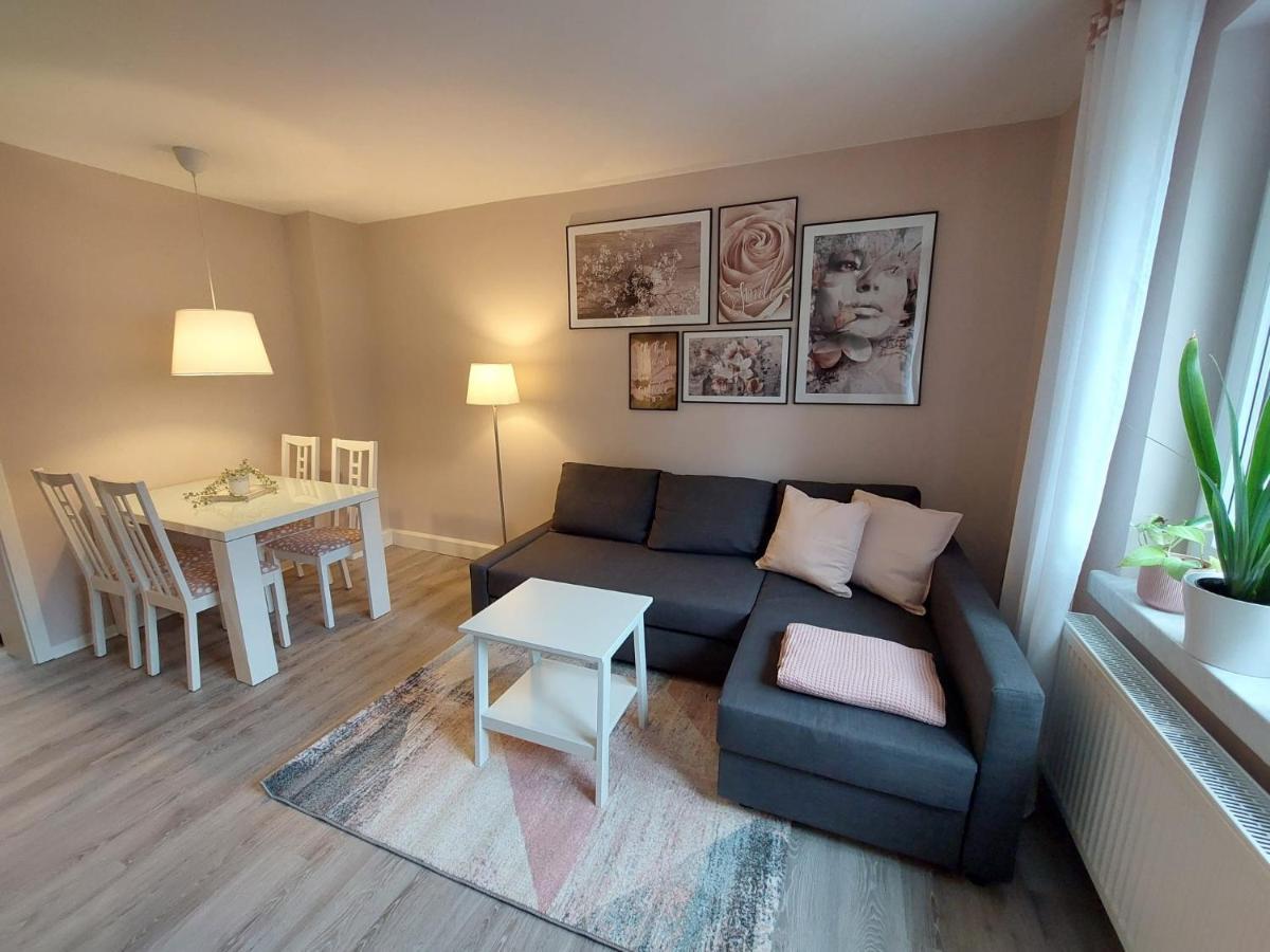 Helles Modern Eingerichtetes Apartment Halle  Buitenkant foto