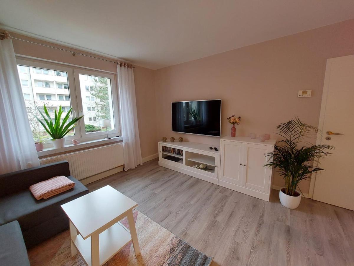 Helles Modern Eingerichtetes Apartment Halle  Buitenkant foto
