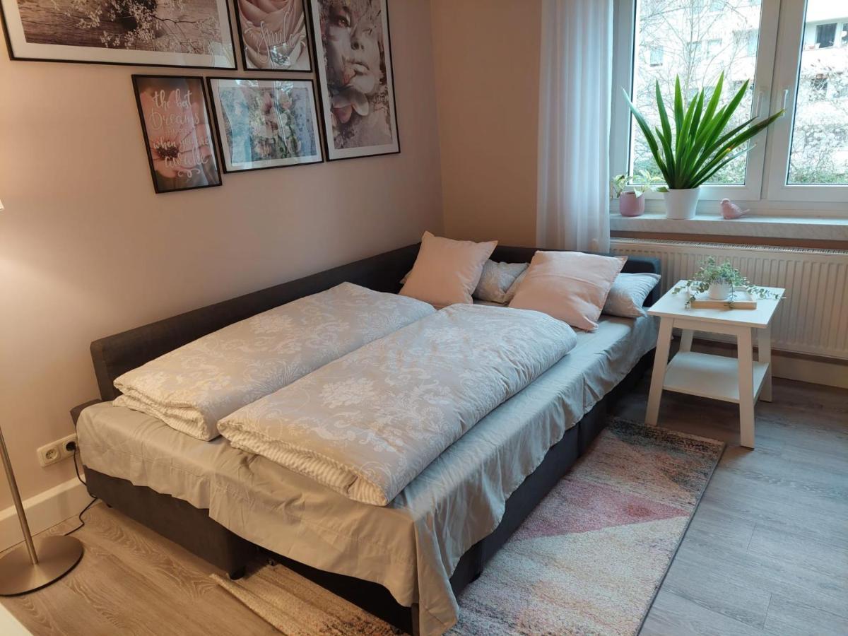 Helles Modern Eingerichtetes Apartment Halle  Buitenkant foto