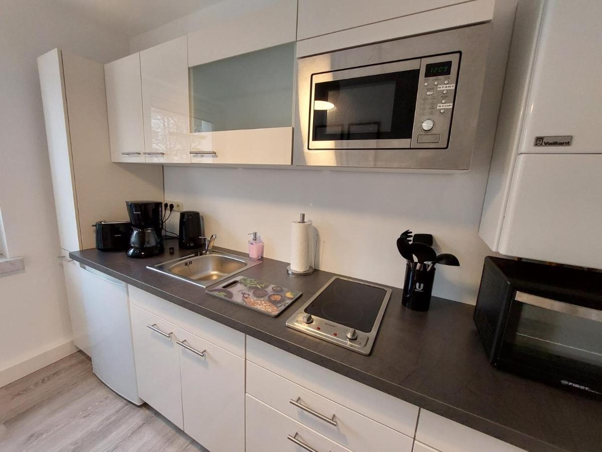 Helles Modern Eingerichtetes Apartment Halle  Buitenkant foto